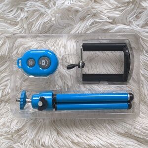 Mini Camera Tripod New in box 6"